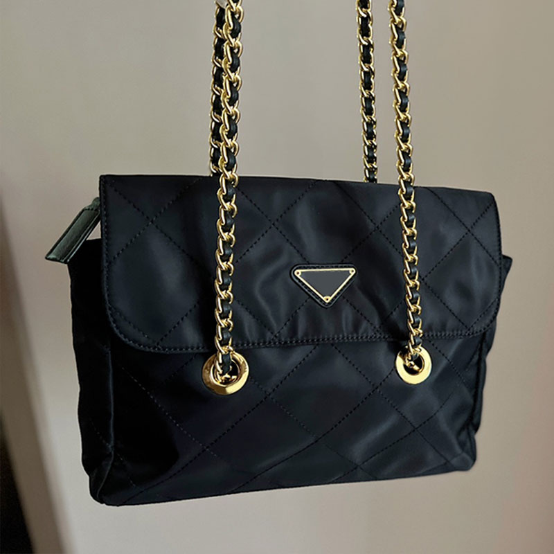 

Diamond Lattice Chain Messenger Bag Quilting Crossbody Shoulder Bags Women Flap Axillary Bag Zipper Parachute Material Gold Hardware Under Arm Pouch High Quality, Juest a box