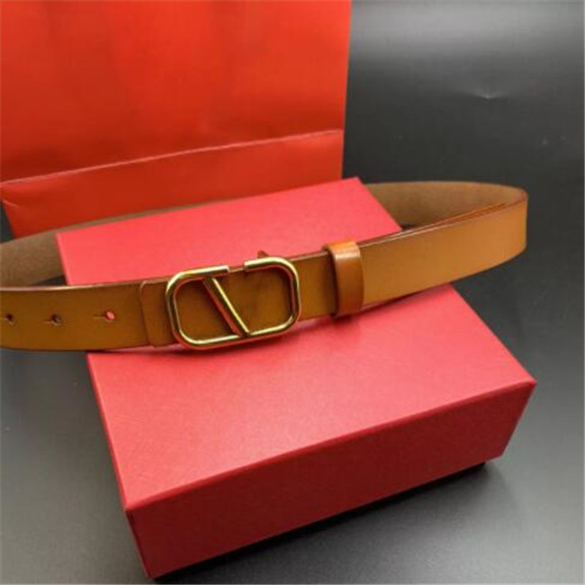 

Luxurys deingers letter belt cowhide leather fashion business casual with woman man retro decoration smooth buckle belts accessories simple versatile, As shown