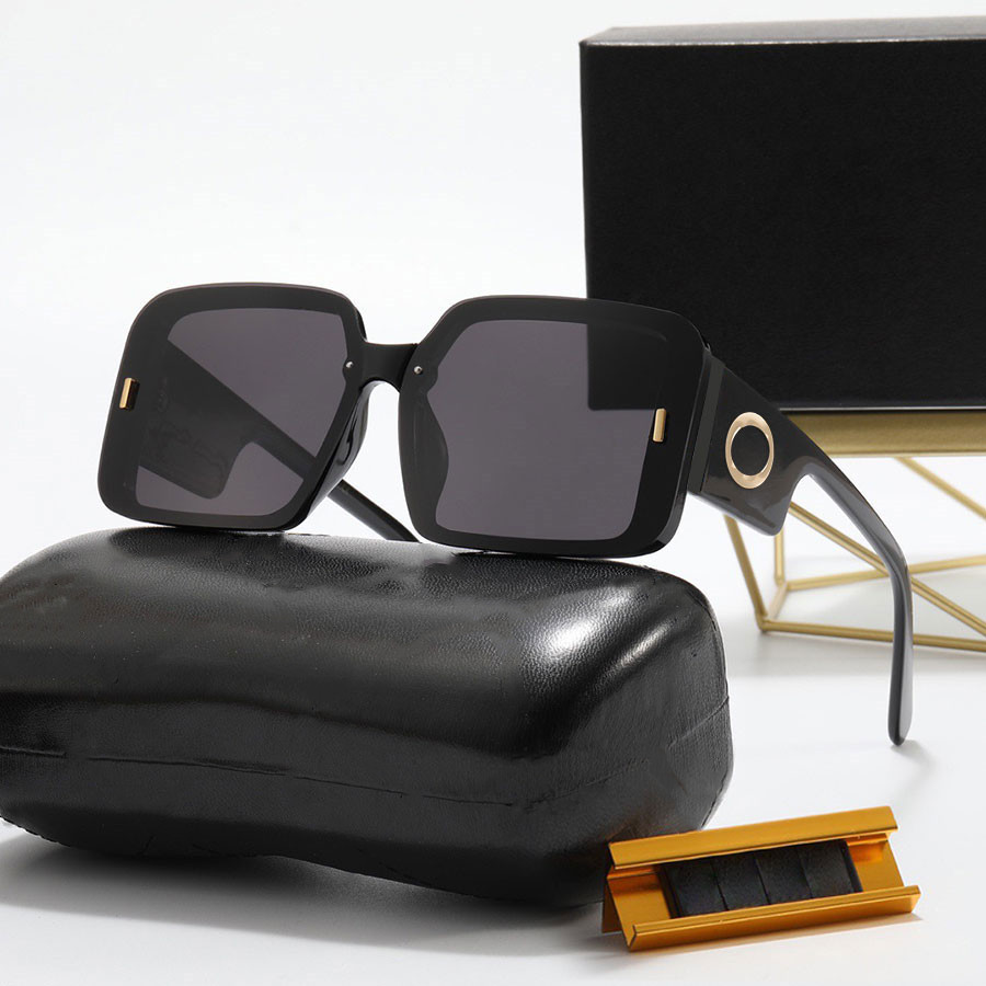 

Designer Sunglasses Fashion Classic Sun Glasses for Man Woman Square Adumbral Frame 4 Colors Optional Top Quality