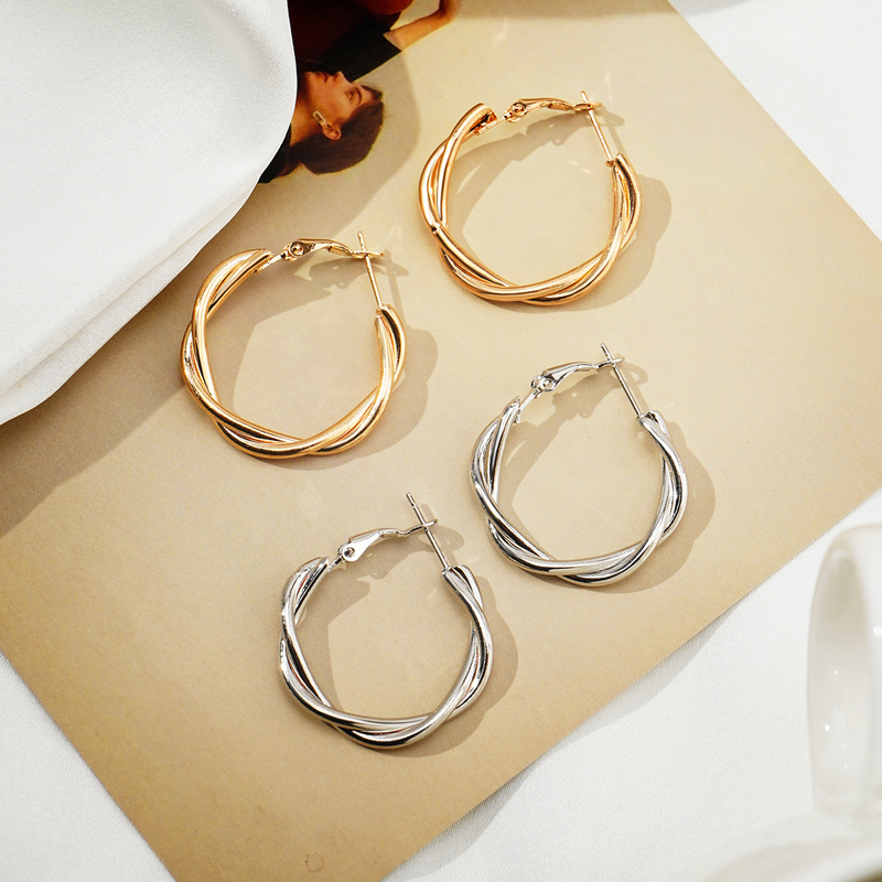 

EN Vintage Fashion Twist Metal Circle Geometric Round Hoop Earrings for Women Accessories Retro Party Woman Jewelry 220716