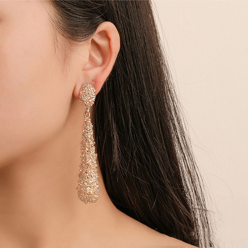 

Long Tassel Drop-shaped Dangle Earrings Women Relief Frosted Alloy Drop Earrings European Business Style Trendy Gold Stud Earring Jewelry Accessories White K