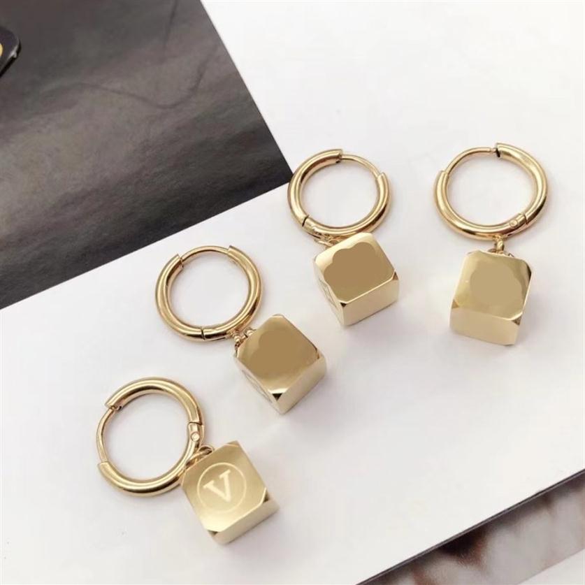 

Never Fading Fashion Style Women Designer Studs Stainless Steel Cube Pendant Gold Plated Earrings Engagement Jewelry Lady Party Gi205t