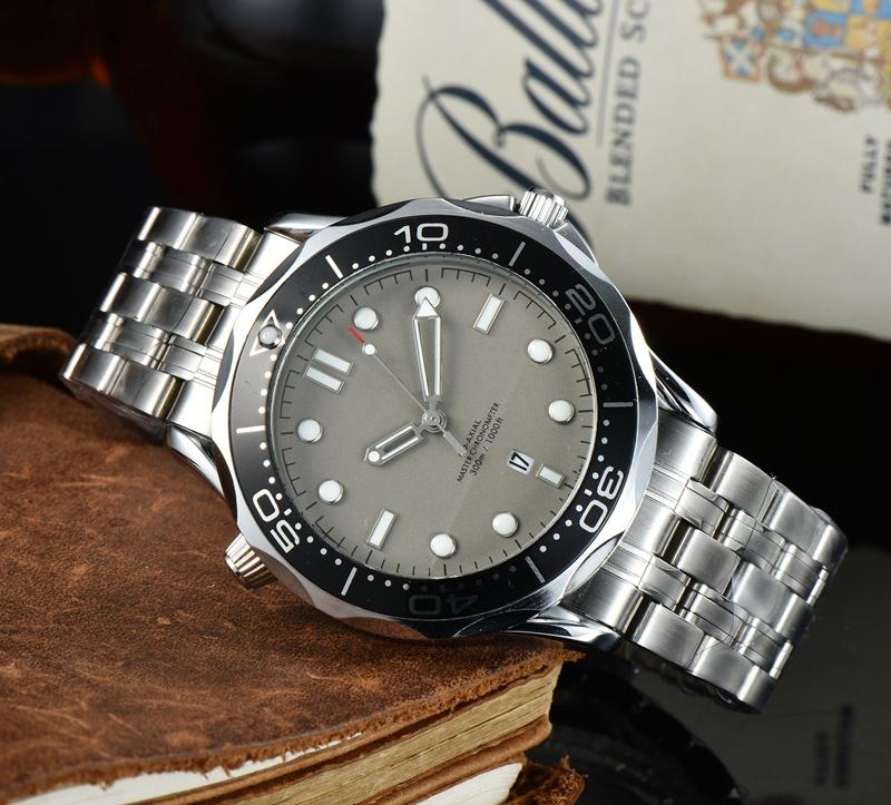 

Men luxury watch 2022 New Style Three Stitches Luxury Men Watches Quartz Watch High Quality Top Brand Designer Clock Steel Belt Men Fashion Accessories Holiday Gifts