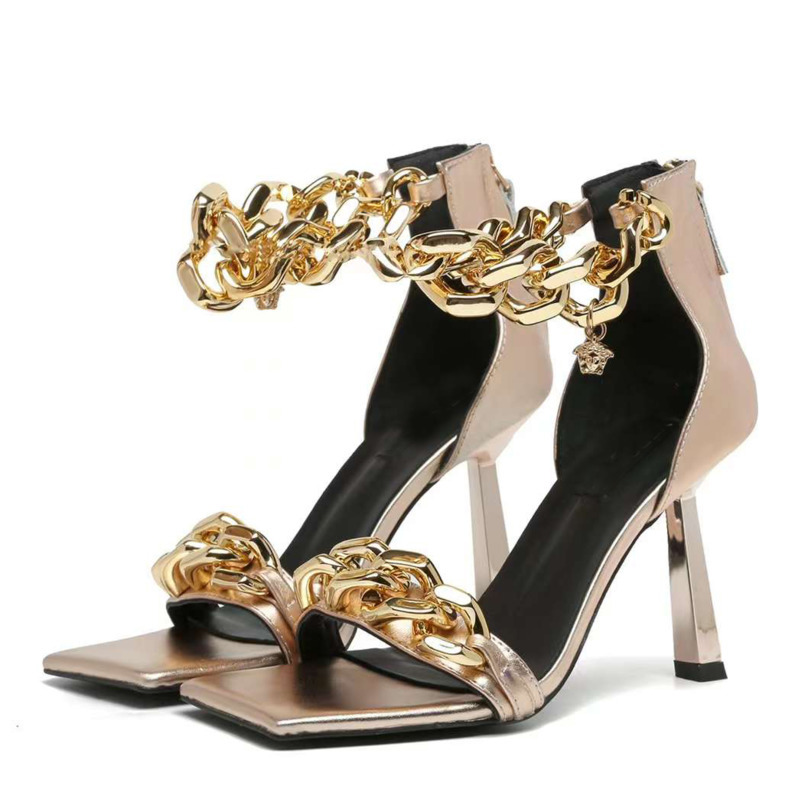 2022 Femmes Designer Chaîne Talons Hauts Sandales En Cuir Véritable Avec Un Talon Logo-tonique Vintage Mode Sandales Robe De Mariée Chaussures Ta