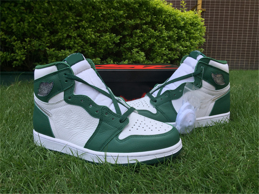 2022 High OG 1 Gorge Green 1s DZ5485-303 Chaussures Blanc Argent Métallique Baskets de sport authentiques en plein air pour hommes avec boîte d'o