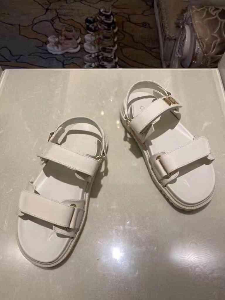 2022 summer lazy slippers women's new metal leather fashion non slip thick soled Velcro sandals 35-40 us4-9 box