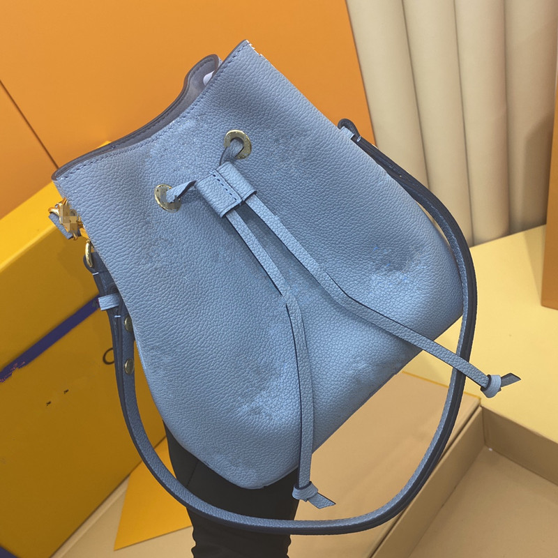 

Designer Bags Top Men's Shoulder Bags Women's Crossbody Bucket Bags Fashion High Quality Leather Limited Edition Gradient Blue