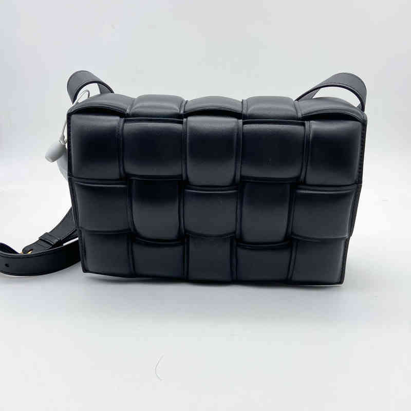 

Luxury Women Bottegass Handbags Venetas Brand New Unused Family Cassette Black Sheepskin Pillow Single Shoulder Diagonal, Silver