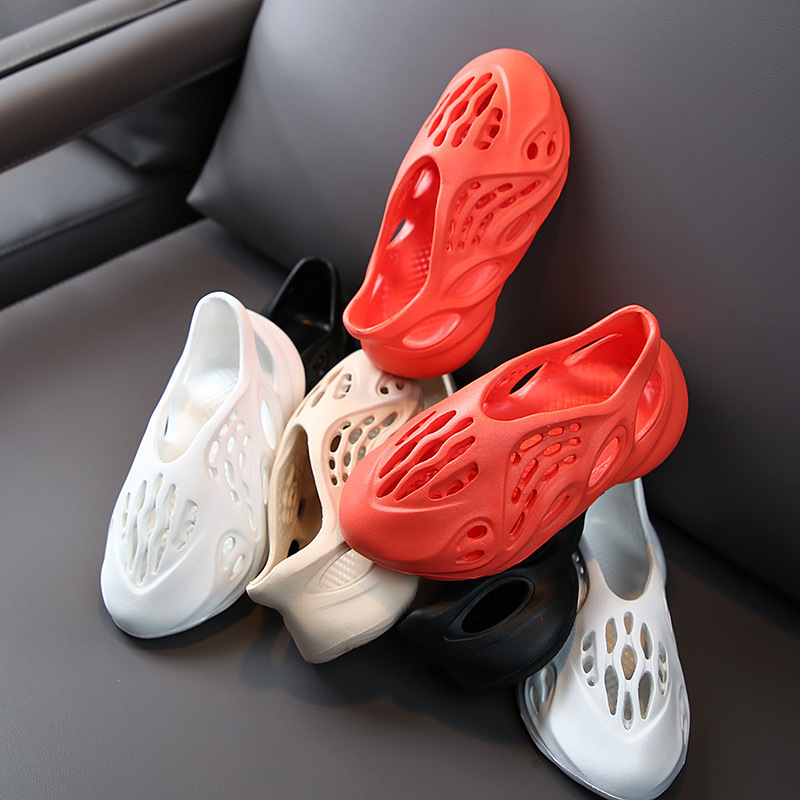 

Boys Girls Fashion Beach Summer Sandals Baby Toddler Little Big Kids Slip-On Foam Runner Children Lightweight Closed Toe Shoes 220505, Beige