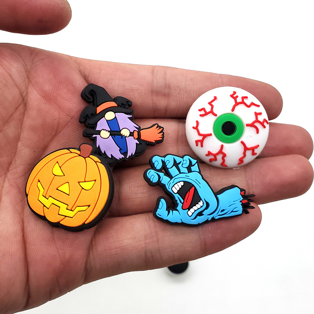 

1PCS Hot Selling Halloween Series Croc Decoration Ghost Skeleton Wristband Accessories Bat Spider Shoes Charms Party Gifts