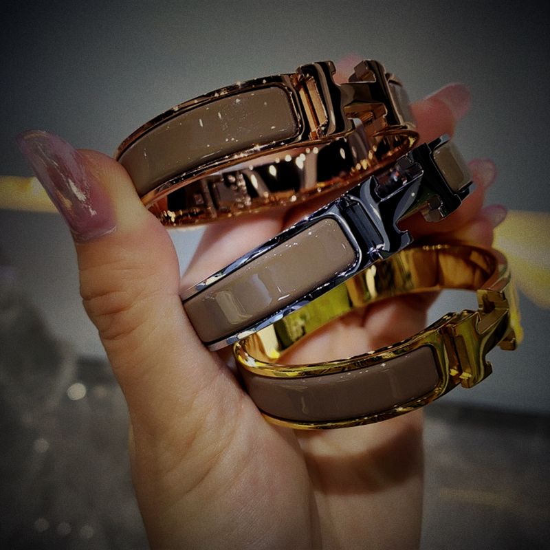 Luxury Design Stainless Steel H Bangle Clover Bracelet for Women Gift-image-778276623