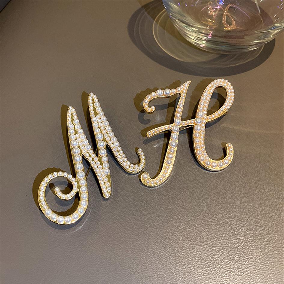 Designer Brooches high quality Pearl letter Brooch Valentine's Day gift L-C2243w