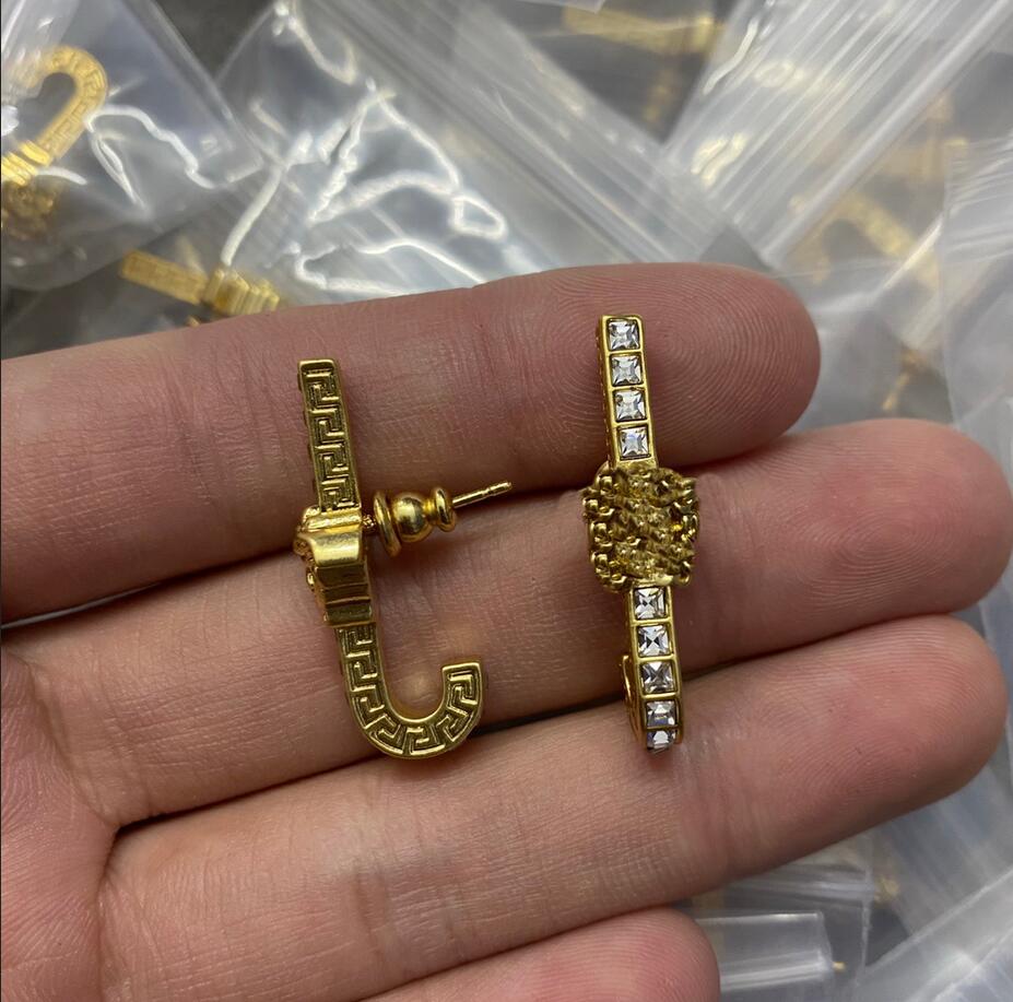 

Ladies Dangle & Chandelier Diamonds Earrings Banshee Medusa Head Portrait Women Tassel Earring