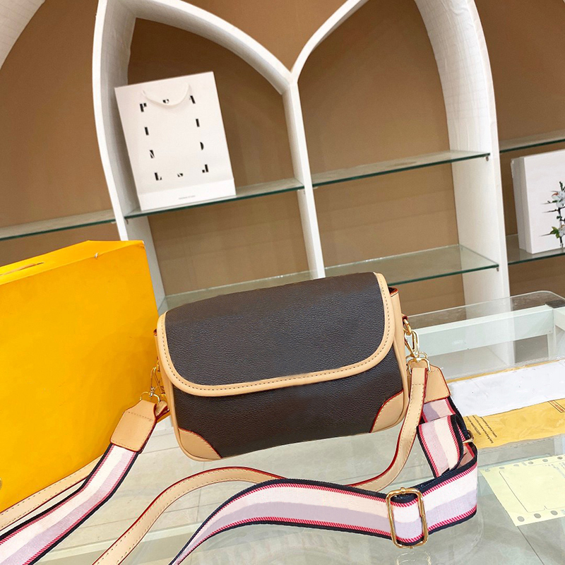 

Luxury Shoulder Bag Designer Bags Classic Brand Women Crossbody Bags Fashion Purse with Letter, Color 01