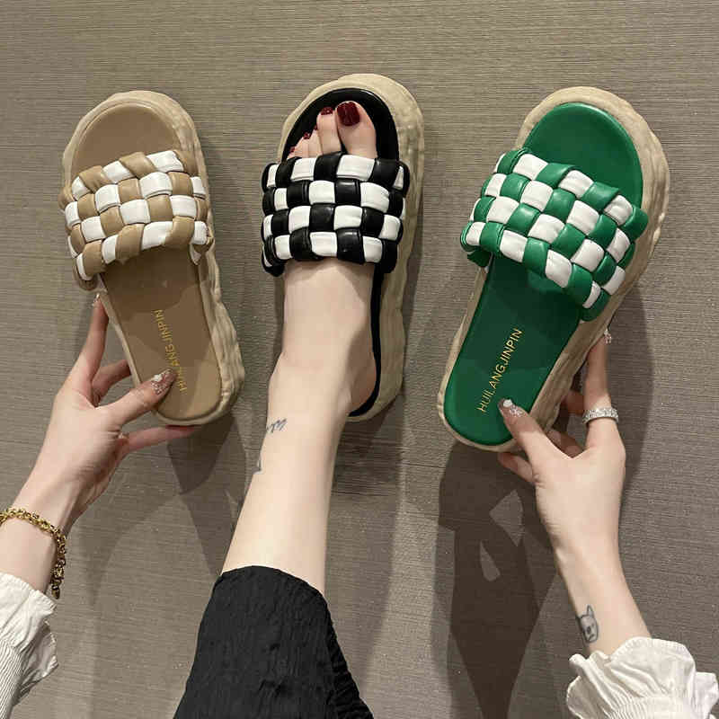 

Sandals Wear Women's 2022 Summer Checkerboard Woven Muffin Thick Soled Sandals, Casual and Versatile Flip Flops, White