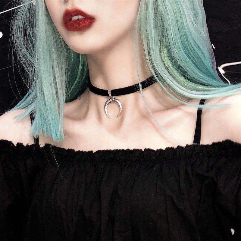 

Pendant Necklaces Women Necklane Moon Necklace Retro Punk Girl Korean Velvet Collar Fashion Simple Chocker Clavicle Chain Wholesale BulkPend