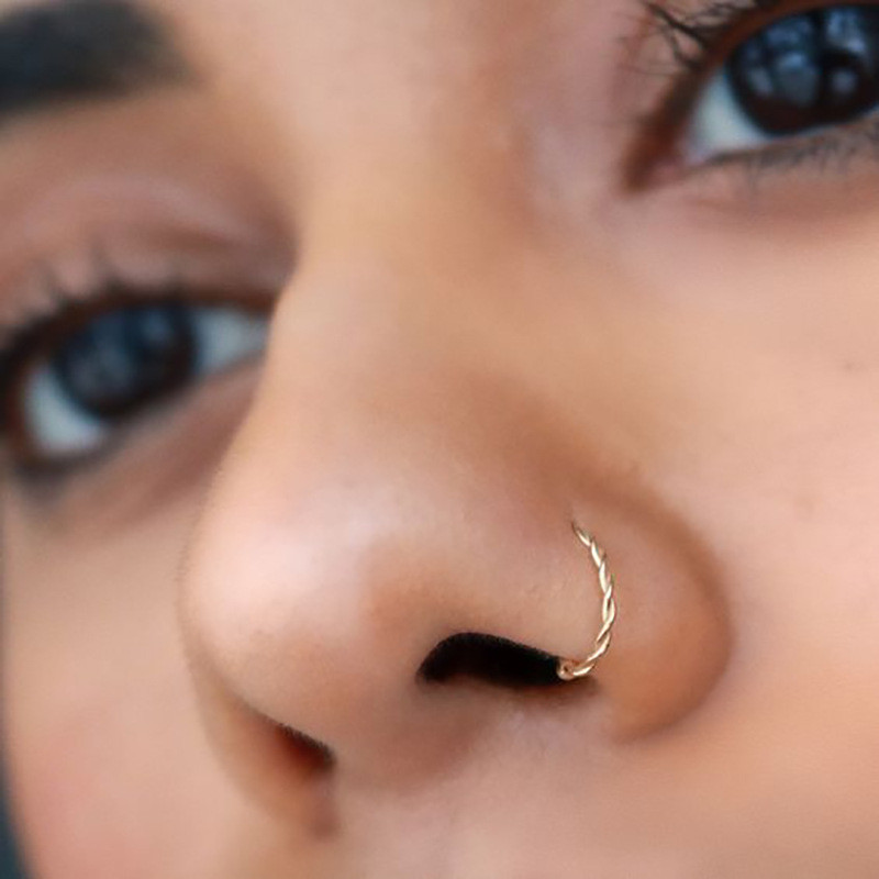 

TOBILO Twist U Shape Fake Nose Ring for Women Faux Piercing Body Jewelry Personality Lip s 1 PC 220716