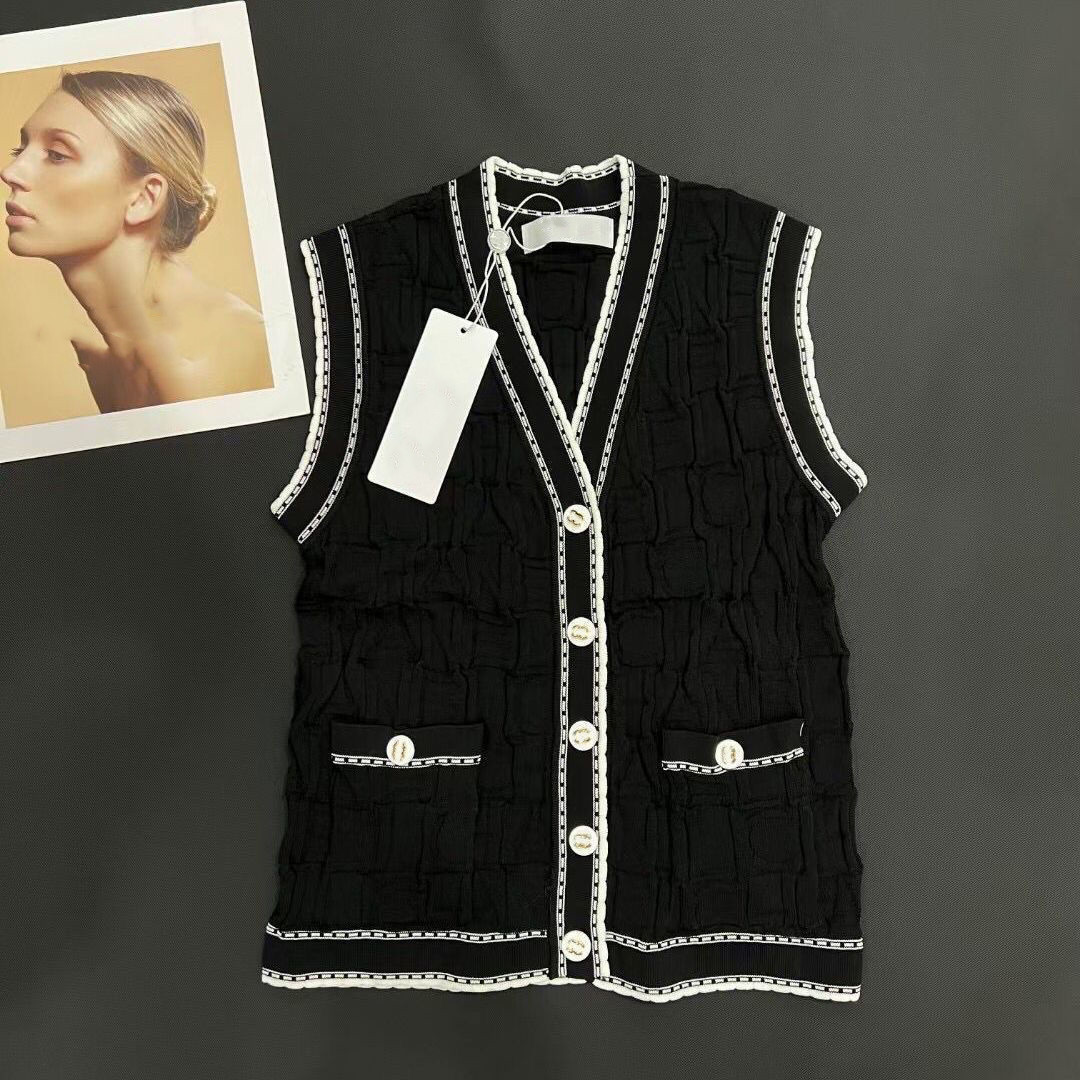 Women Tanks Girls Camis Womens Metal Inverted Ladies Vest Skirts Fasion Underwear Metal Buttons Bottomed Slim Tops Texture Temperament V-neck Cardig