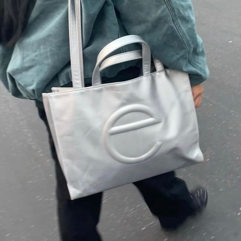 

Luxury Designer High Quality Shoulder Bags Large Tote Bag Grey Gold Handbag Crossbody Womens Classic Handle Laptop Big Capacity Shopping Bag Commuting Leather