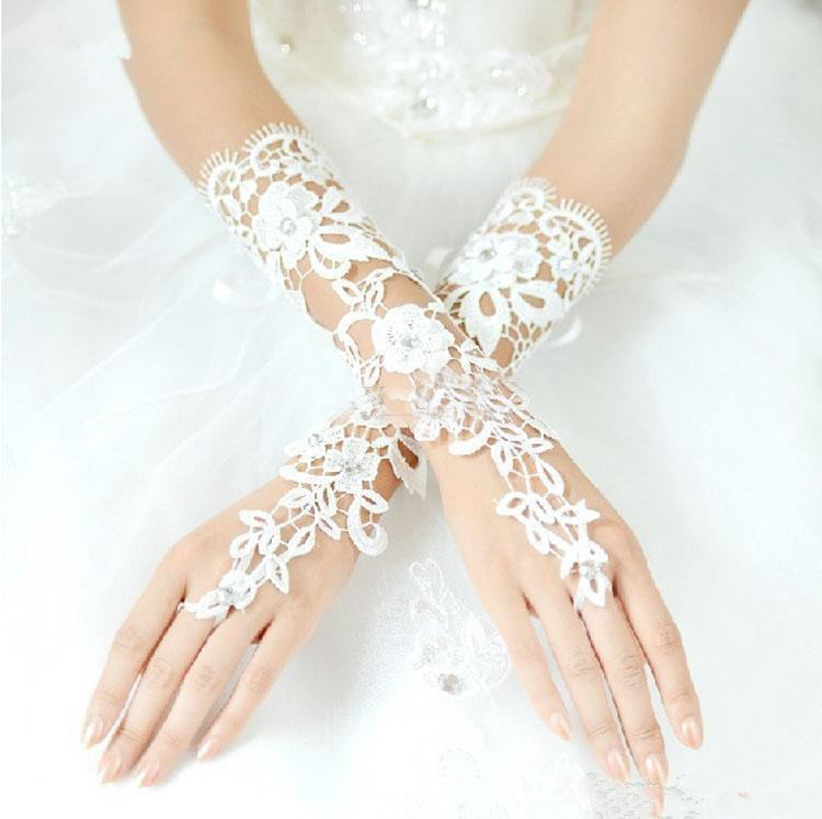 

Custom Made Vintage Fingerless Bridal Gloves Fabulous Lace Diamond Flower Glove Hollow Wedding Dress Accessories, Ivory