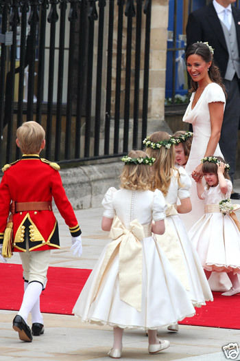 

Custom Made Flower Grils Princess Puffy Ball Gowns Ivory White Girl Birthday Party Dresses, Brown