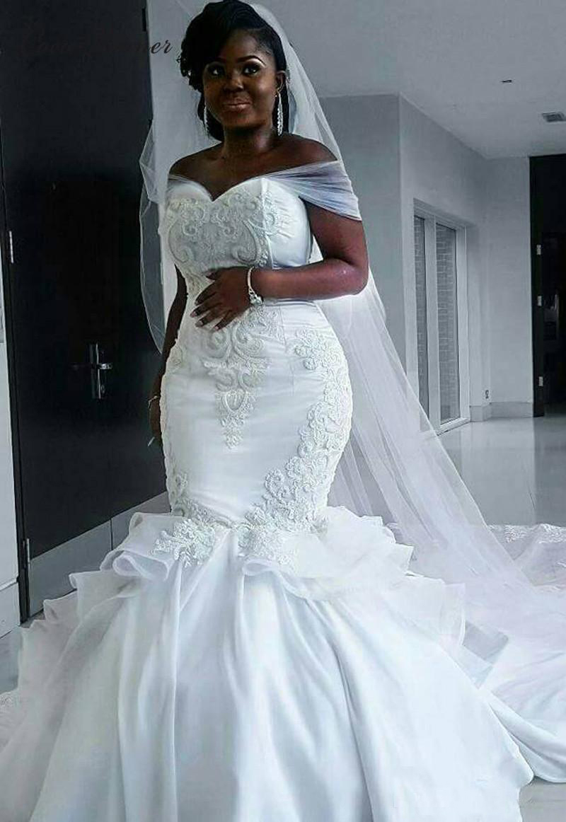 

2019 South African Mermaid Wedding Gowns Off-Shoulder Sheer Embroidery High Quality Lace-up Back Plus Size Bridal Dress Gorgeous, Red