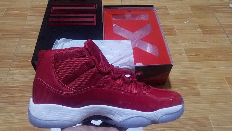 

Chicago 11s Mens basketball shoes Gym Red Sneakers for men Patent Leather 11s Women Midnight Navy Blue Athletic 11 Trainer Come In Slide Box