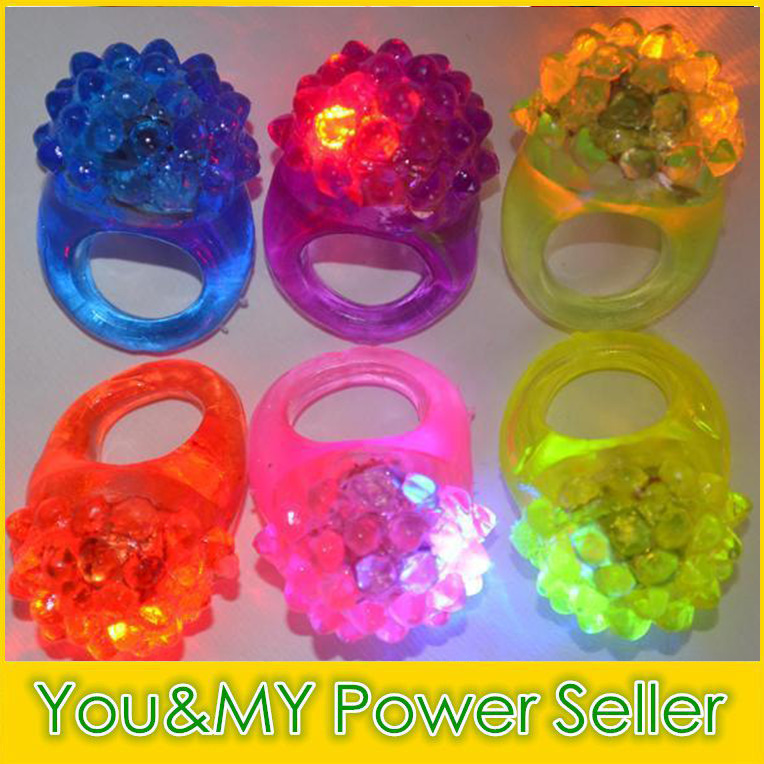 

Edison2011 Novelty Lighting Strawberry Glow Ring Light Touch LED Finger Lights Flash Beams Lamp for Halloween Party Toys Wedding