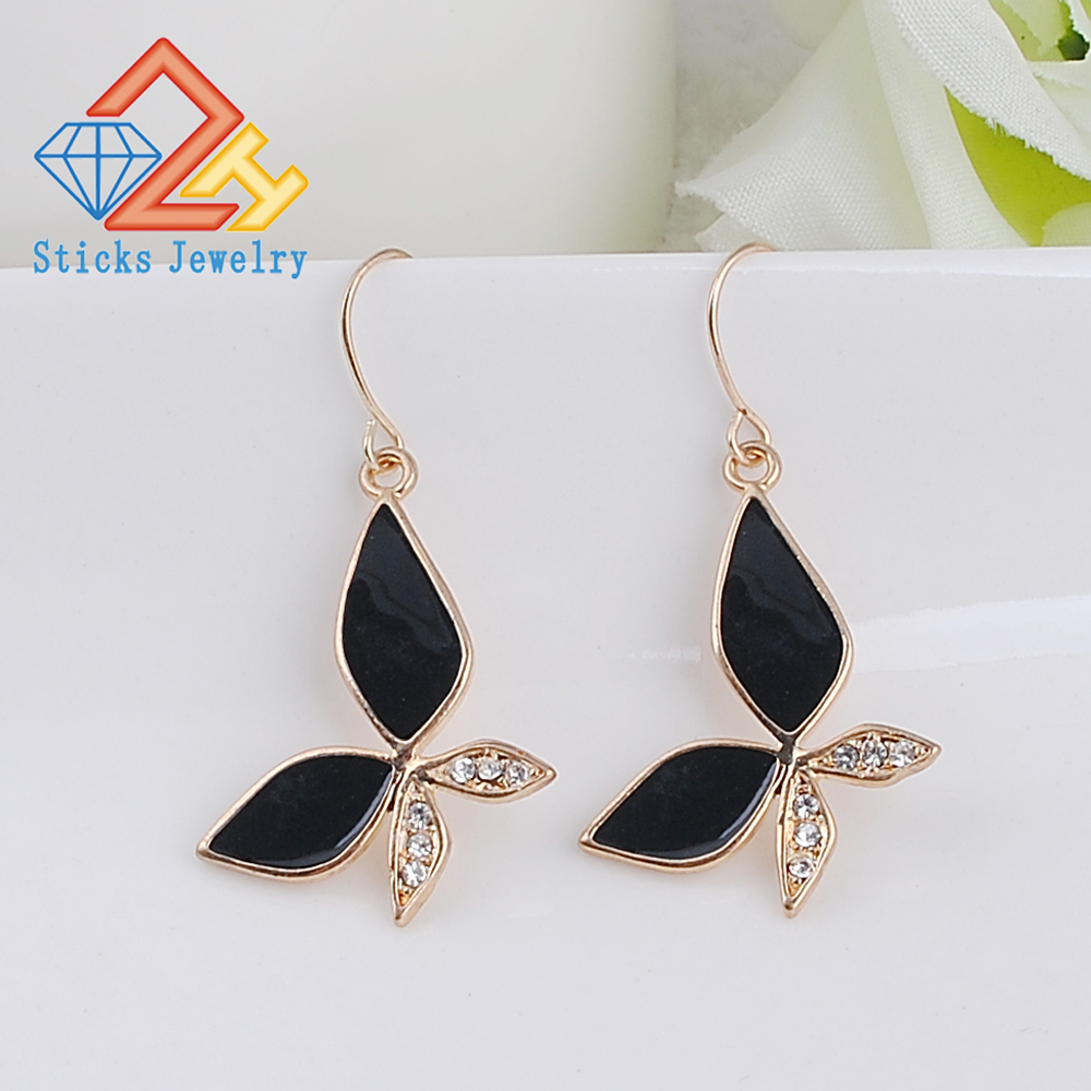 

1 pair of shiny black drip butterfly wing shape woman earrings