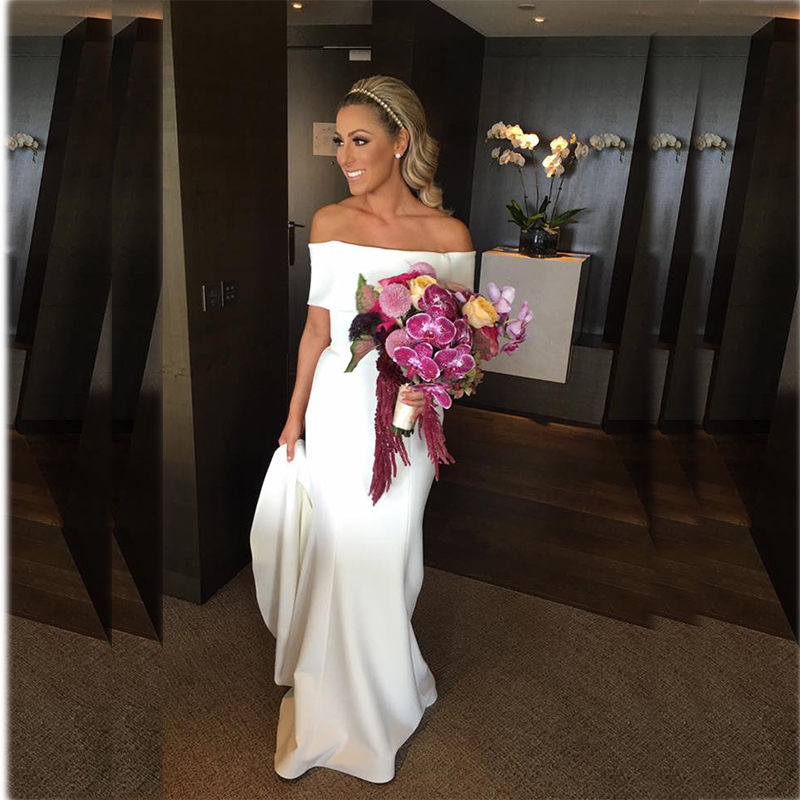 

Simple 2017 Beach Wedding Dresses Long Cheap Off Shoulder Short Sleeve Bridal Gowns Plus Size Custom Made China EN11139, White