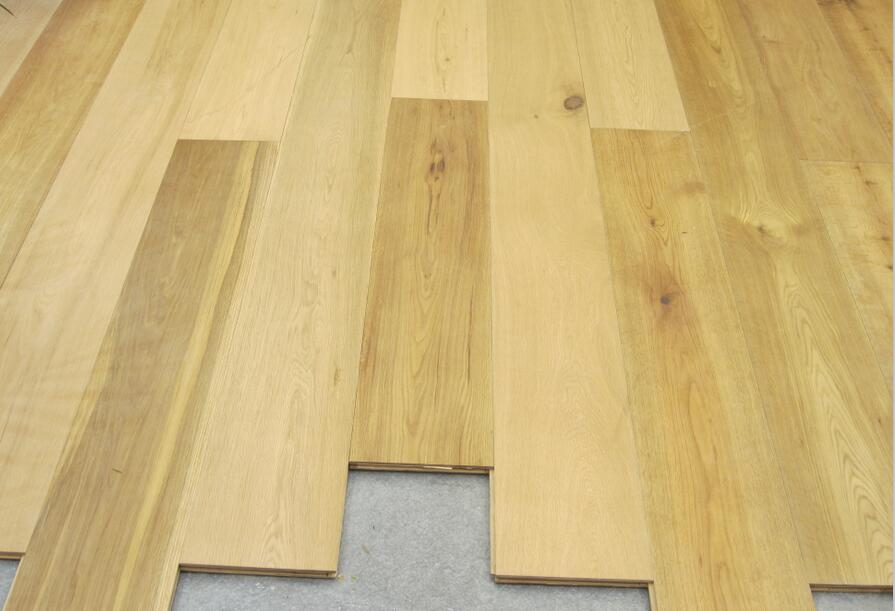 Antique oak wood flooring hardwood multi-layer engineered wide plank furniture finished Large living room European style Simple wooden floor Old-image-254194017