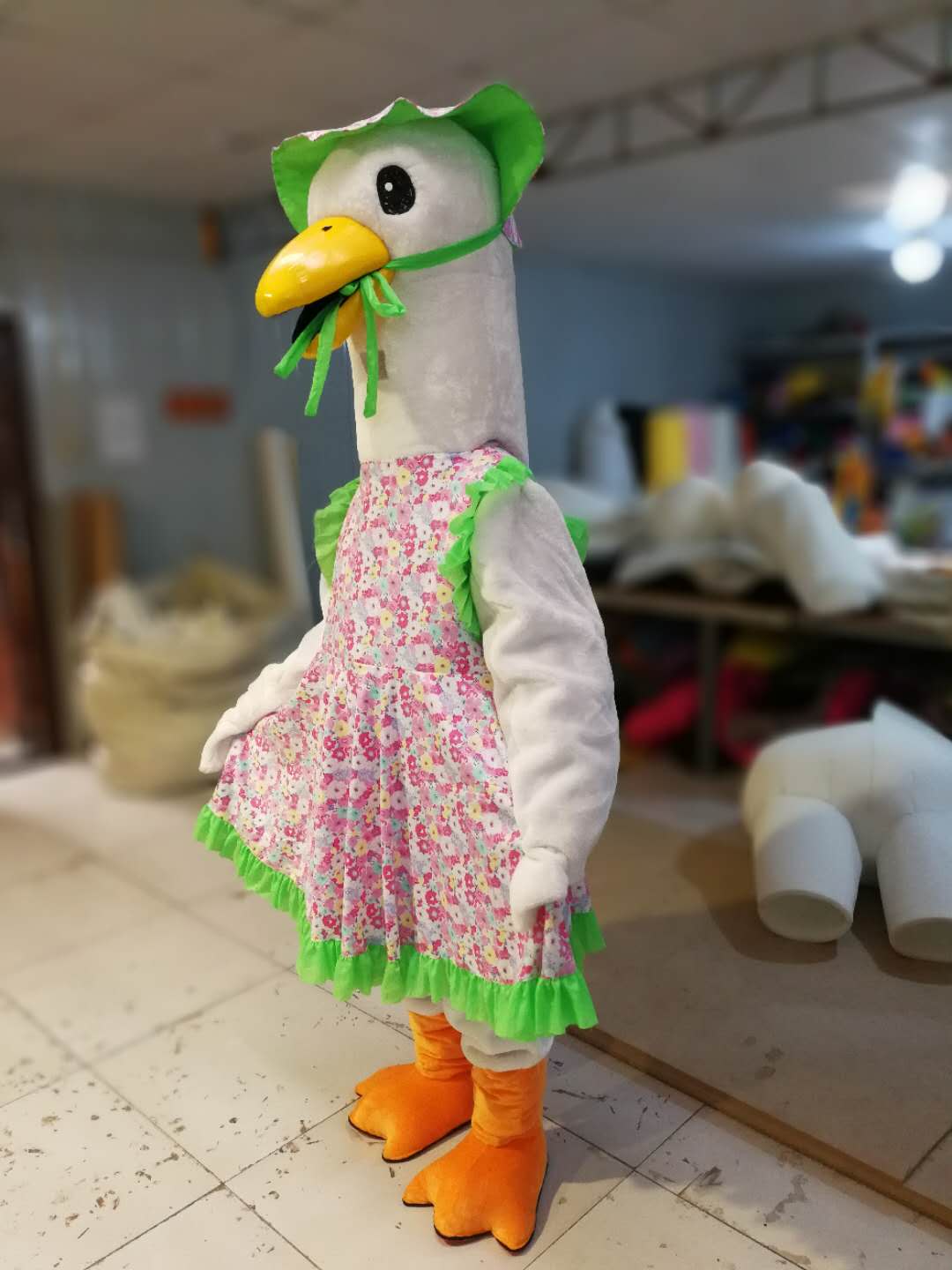 

Aunt duck mascot costume Adult Size free shipping, White