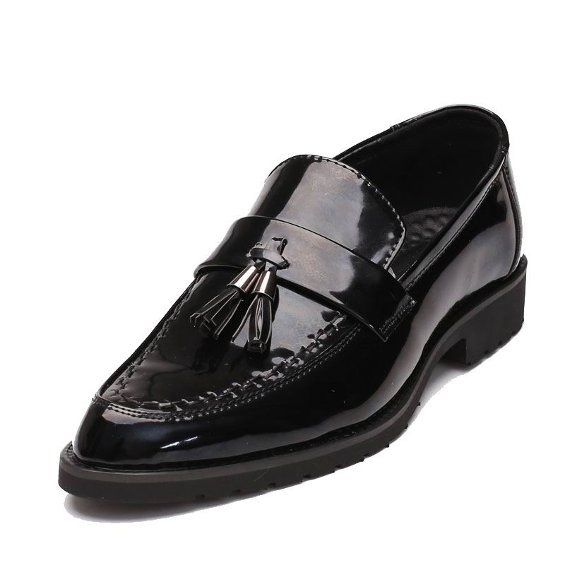 

New Arrival Fashion Forward Pointed Toe Boat Shoes Men Black PU Leather Shoes Business Leisure Tassel Dress Shoes Hombre Zapatos