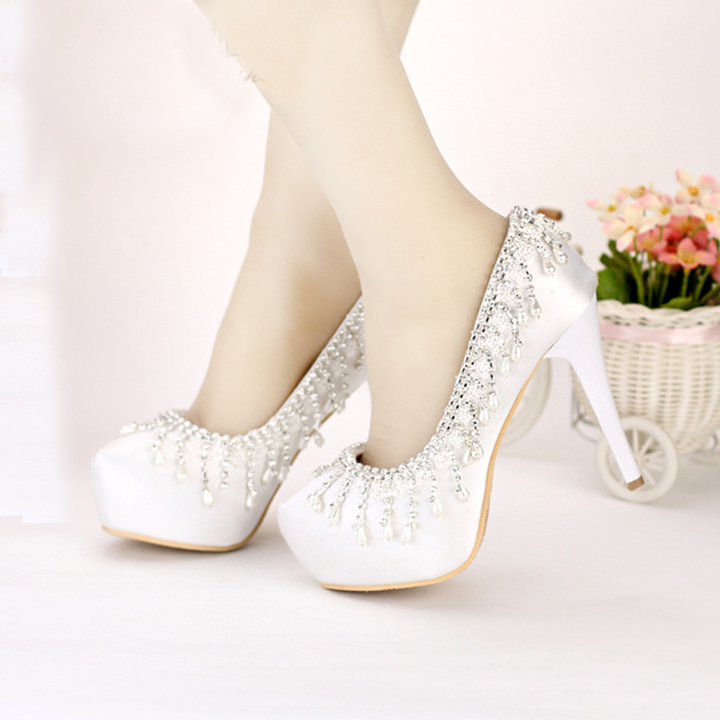

Fashion White Satin Round Toe Shape Wedding Shoes Tassel Rhinestone Party Shoes Spring New Arrival Lady Beautiful Pumps