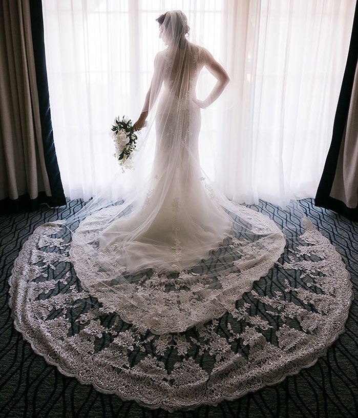 

3m wedding veils with lace applique edge long cathedral length veils one layer tulle bridal veil with comb, Ivory