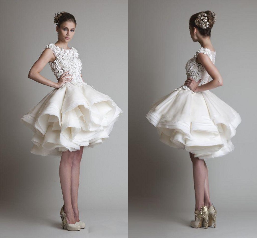 

2020 New Luxurious Short Wedding Dresses Jewel Neck Lace 3D Floral Appliques Sleeveless Tiered Ruffles Organza Custom Plus Size Bridal Gowns, White