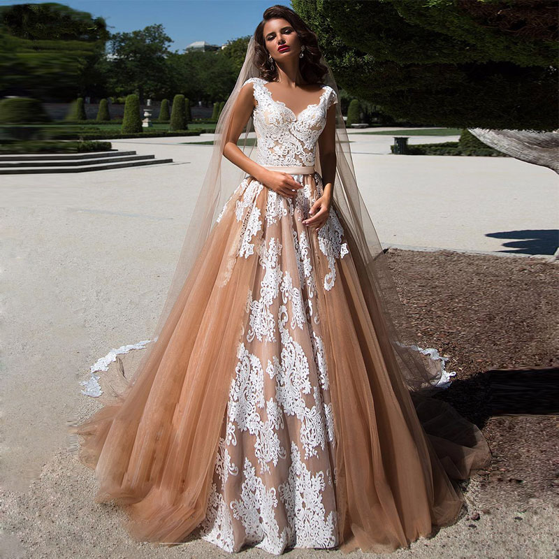 

Stunning Overskirt Lace Wedding Dresses V-Neck A-Line Backless Custom Made Bridal Gowns Tulle Appliques Court Train Pus Size Wedding Dress, Same as image