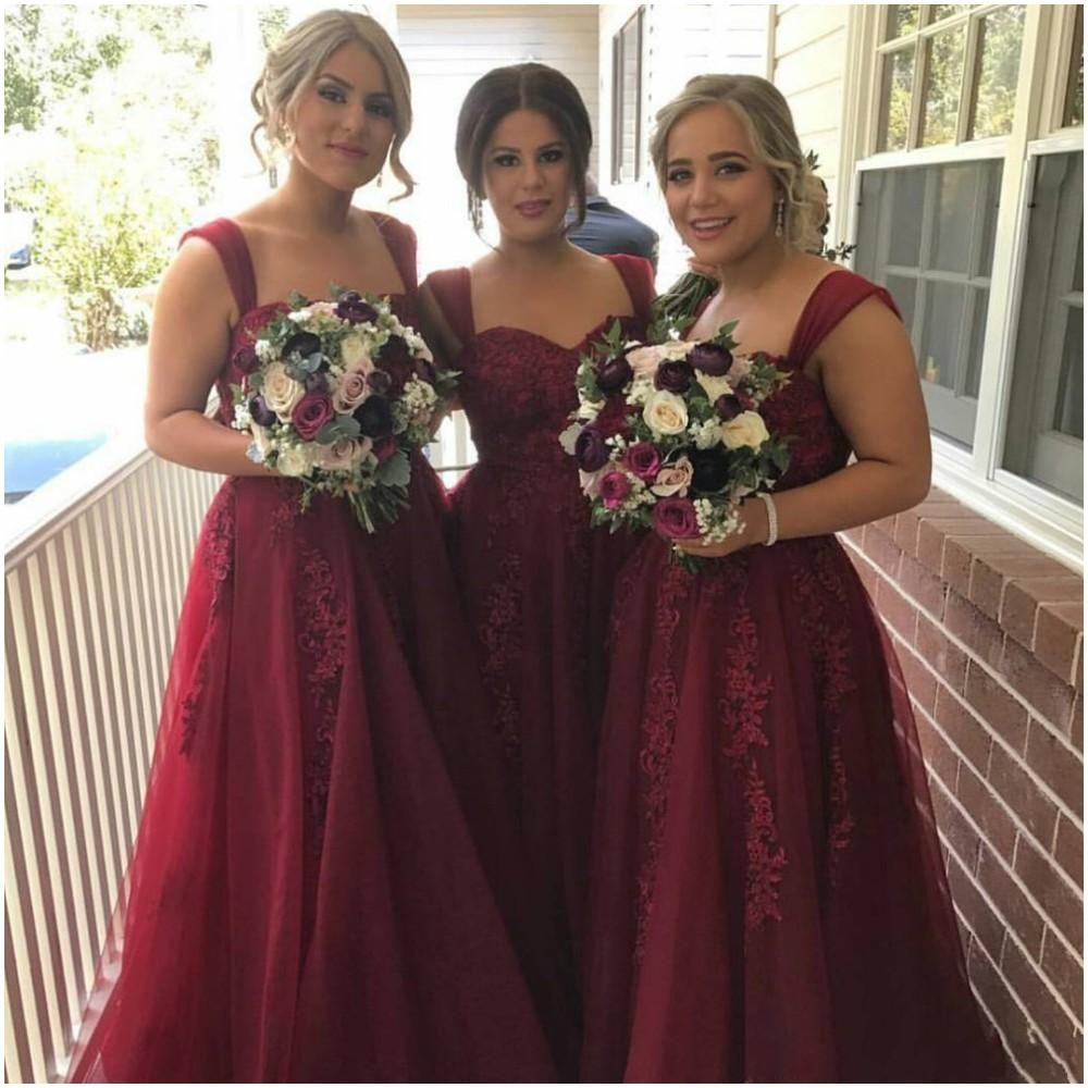 

Burgundy A Line Bridesmaid Dresses Sweetheart Long Bridesmaid Gowns For Young Girls with Lace Appliques Wedding Guest Dresses Hot Sale 2017