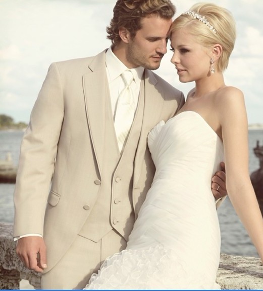 

Wholesale- Fashion Style Two Button Beige Groom Tuxedos Groomsmen Men's Wedding Prom Suits Bridegroom (Jacket+Pants+Vest) K:100, Red