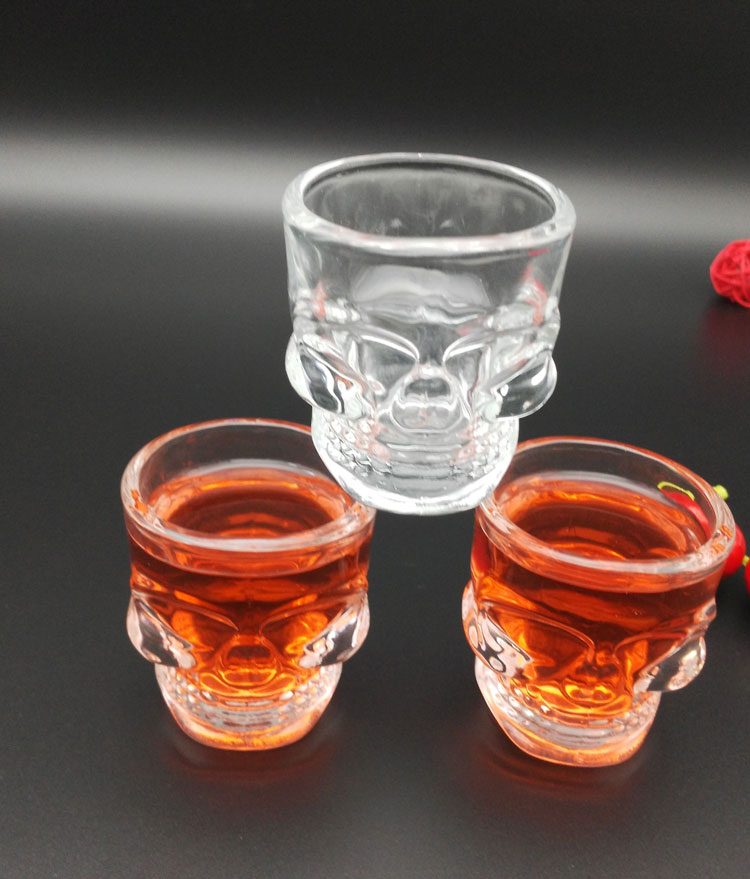 

High Quality 2 oz Crystal Skull Shape wine glass shot glass mini skull glass