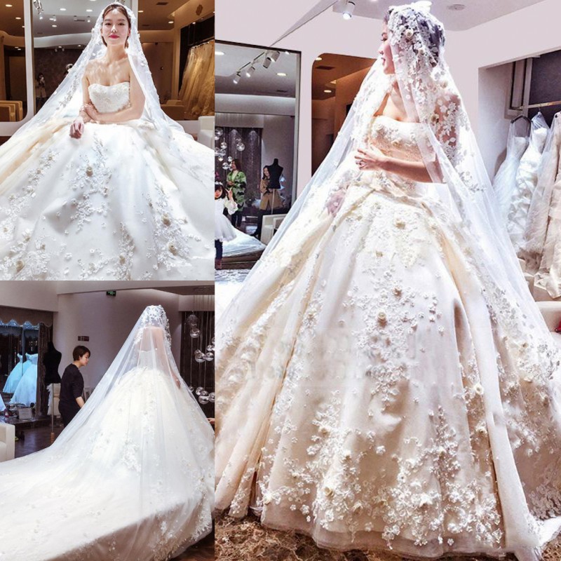 

High Quality 3D Applique White Wedding Dresses 2017 Spring Summer Strapless Bridal Gowns Lace Up Sweep Train Vestido De Novia Custom Made, Ivory
