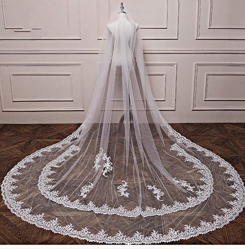 

New Vintage Elegant One Layer Lace Applique Edge With Comb Lvory White Wedding Veil Cathedral LengthThree Meters Long, Ivory