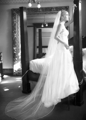 

New Hot Saling Soft TulleOne Layer Pencil Edge With Comb Lvory White Wedding Veil Chapel Bridal Veils Three Meters Long