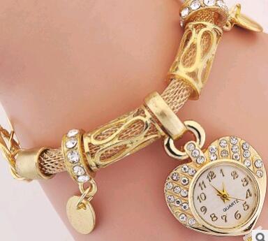 

New Ladies Chain Bracelet Quartz Watches Gold Silver Heart Charms Jewelry Buckle Wristwatch Hot Selling Fashion Women Watch