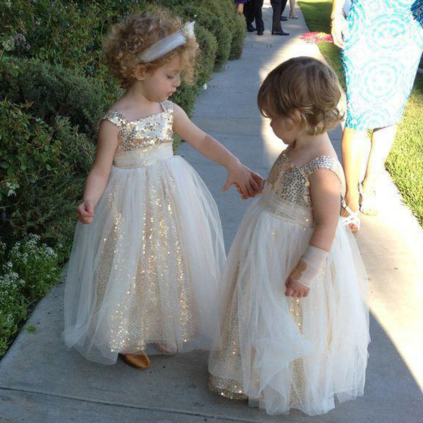 

Bling Bling Flower Girls Dresses for Weddings Gold Sequins Girls Pageant Gowns Sequined Straps Kids Formal Party Gowns Ivory Tulle Custom