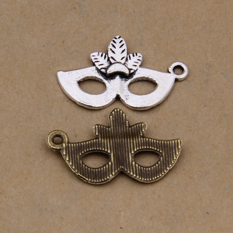 

Vintage Two Tone Alloy Party Mask Charms 16*26mm 100pcs AAC1226