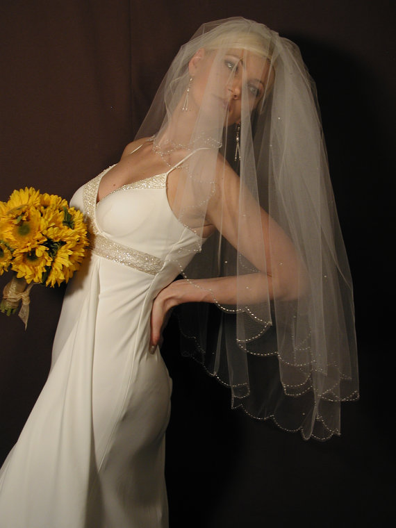 

New Simple High Quality Beautiful Beaded Edge 2T With Comb Lvory White Elbow Wedding Veil Bridal Veils