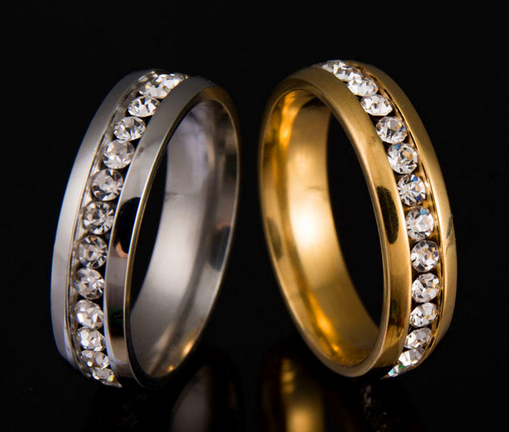 

Brand New 50PCS Silver and Gold Mixed Lot One Row Rhinestone Stainless Steel Polished Band Jewelry Rings wholesale lot