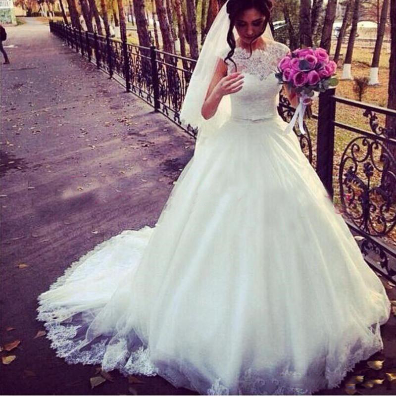 

2017 Modest Wedding Dresses Sheer Jewel Neck Lace Top Puffy Tulle Waist With Sash Country Style Chic Bridal Gown Custom Made Hot Sale, White