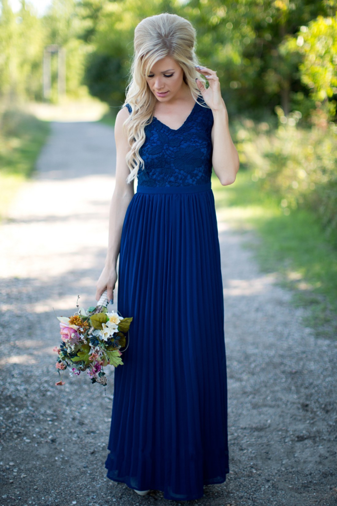 

2016 Cheap Country Navy Blue Bridesmaid Dresses V Neck Lace Chiffon Draped Floor Length Wedding Guest Wear Party Dresses Maid of Honor Gowns